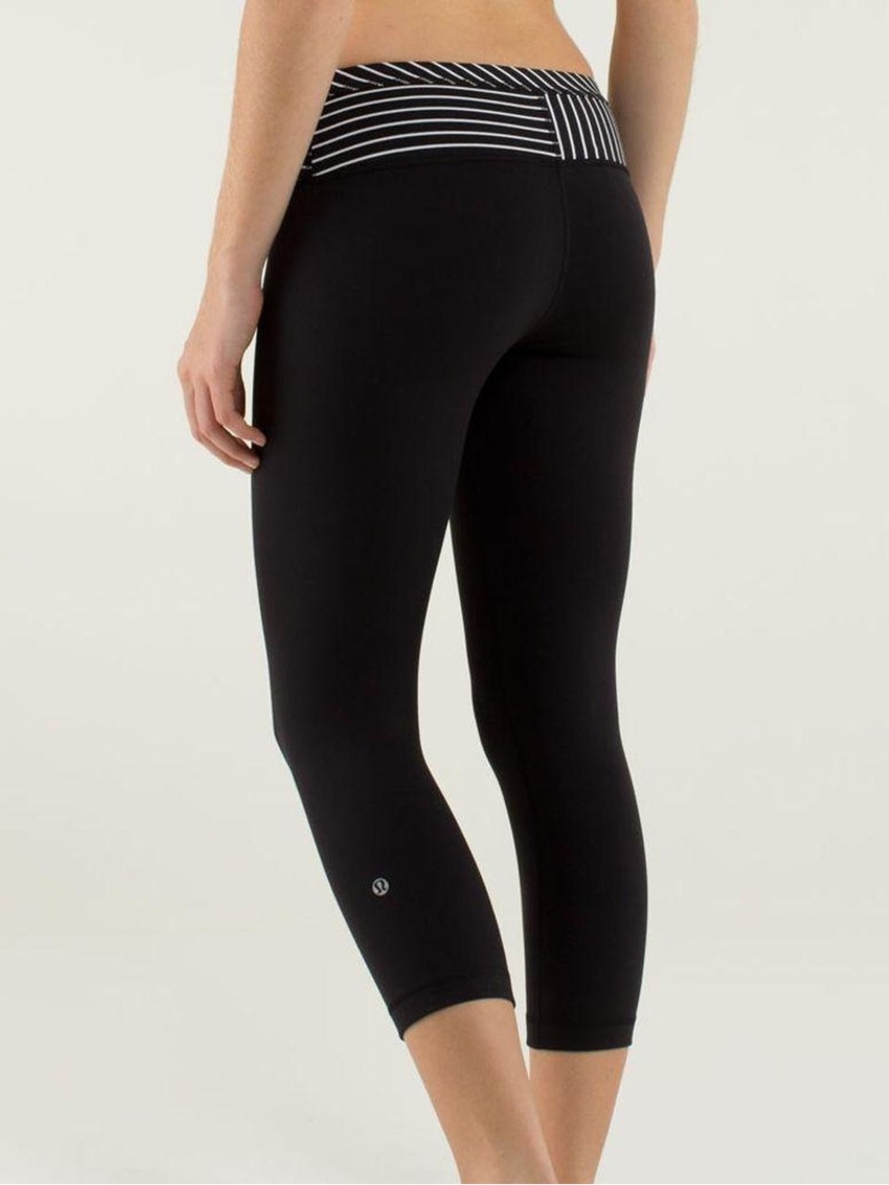 Lululemon Wunder Under Cropped Leggings Reversible Size 2